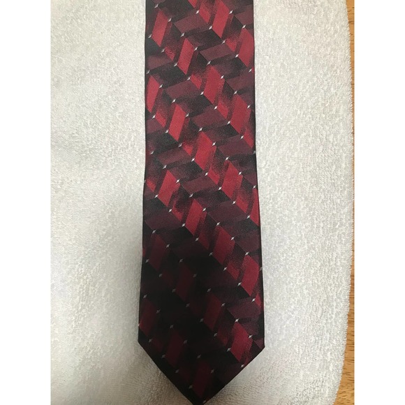 Pierra Cardin Black and Red Men's‎  Silk Neck Tie - Picture 6 of 7